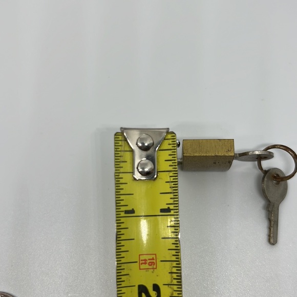 Super tiny lock 🔐 - Picture 6 of 9